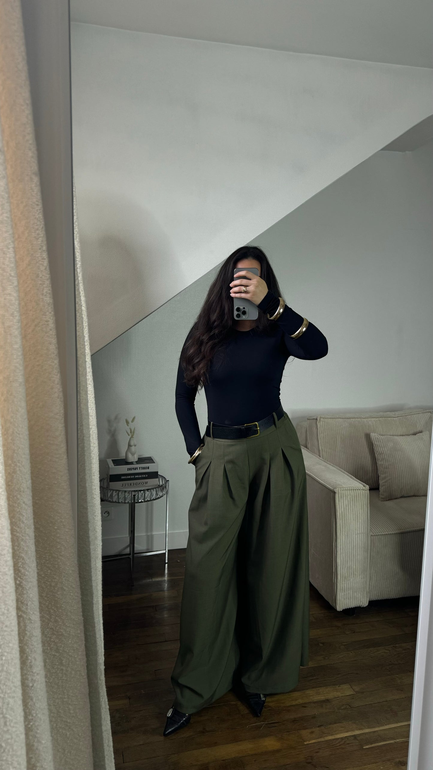 Pantalon à pinces ceinturé