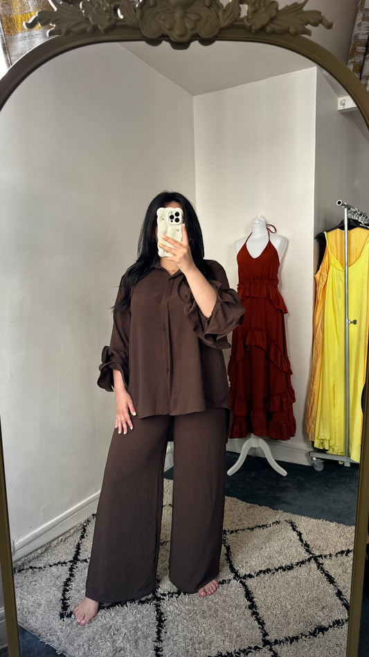 Ensemble marron à manches volantées